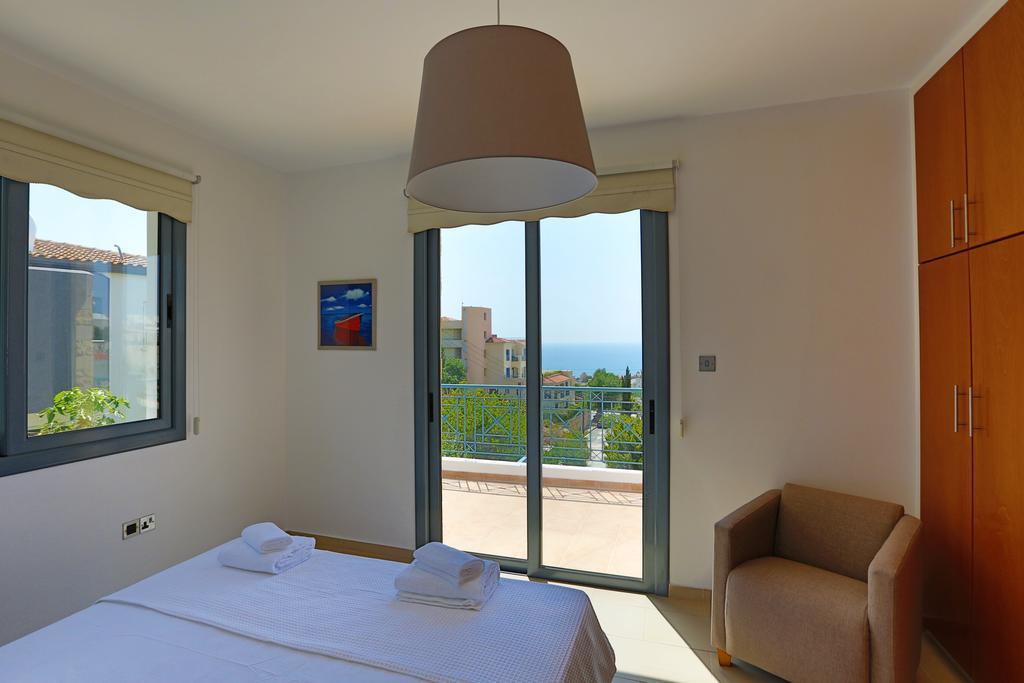 Villa Infinite Blu Paphos Buitenkant foto