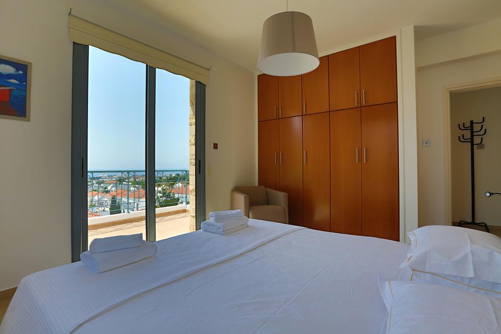 Villa Infinite Blu Paphos Buitenkant foto