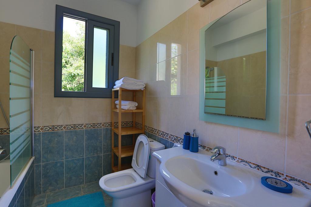 Villa Infinite Blu Paphos Buitenkant foto