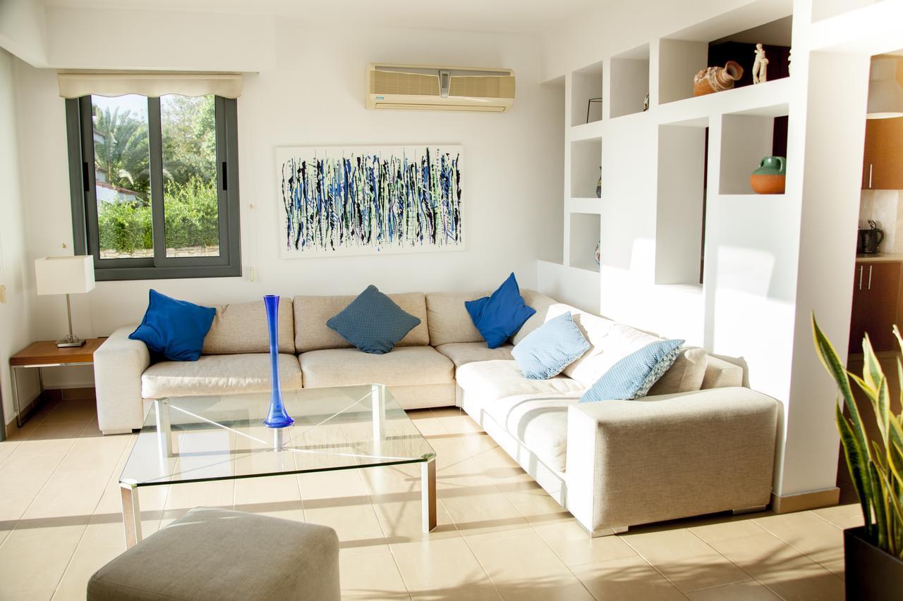 Villa Infinite Blu Paphos Buitenkant foto